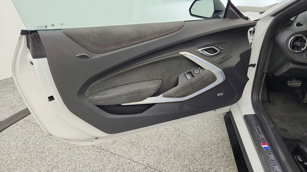 Used 2021 Chevrolet Camaro ZL1 image 28