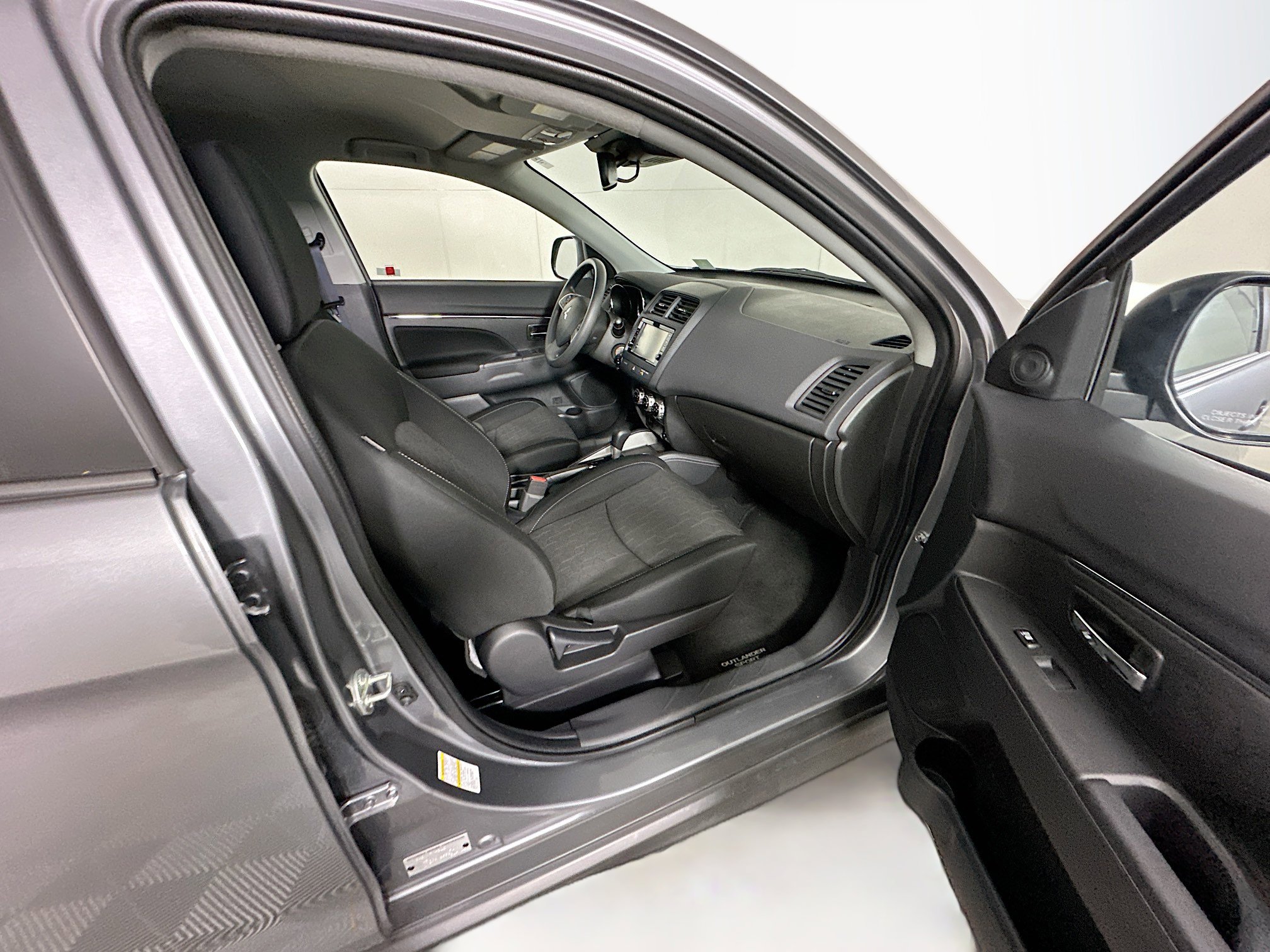 Used 2025 Mitsubishi Outlander Sport AWD image 29