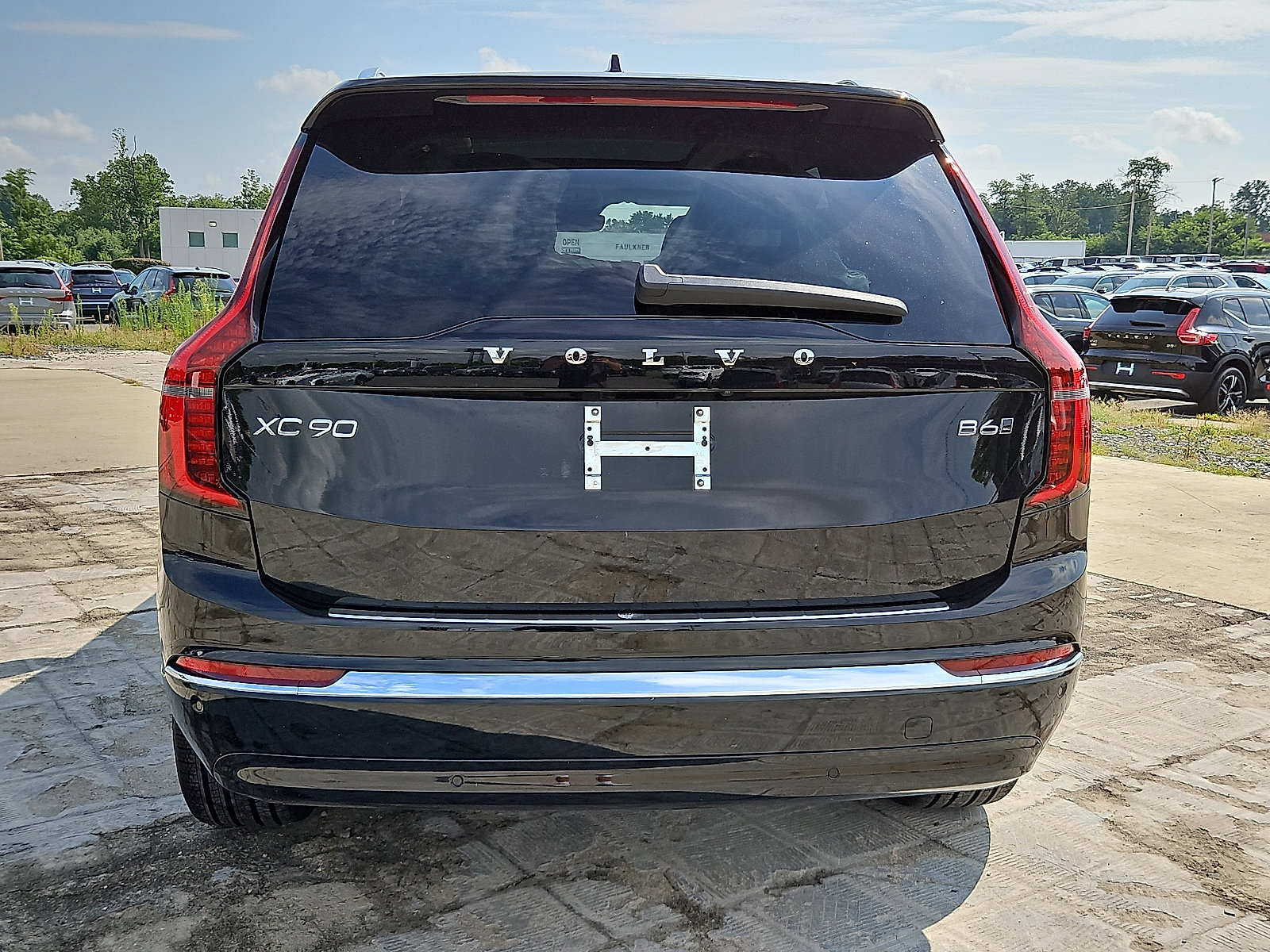 New 2026 Volvo XC90 B6 Plus w/ Protection Package Premier image 5