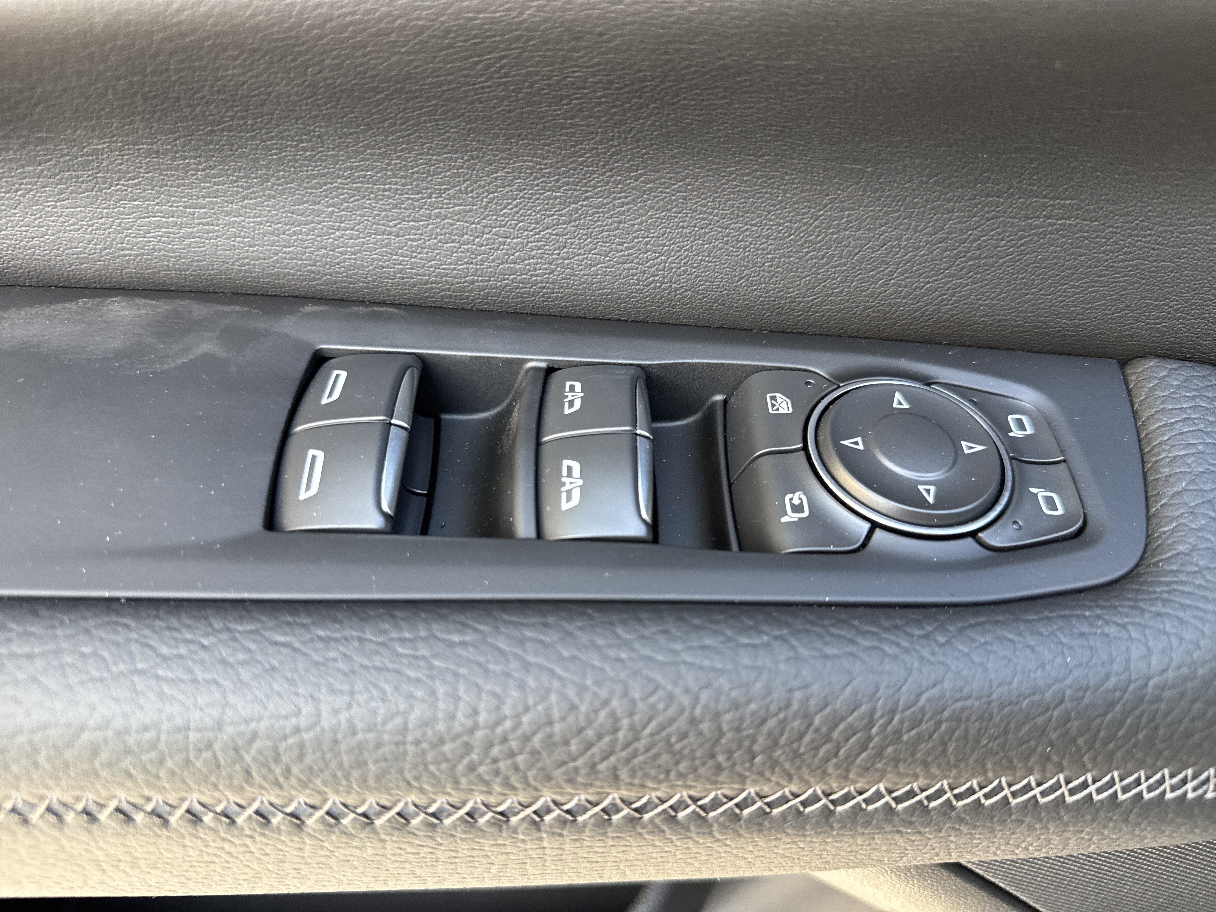 New 2026 GMC Yukon XL Denali w/ Sun & Power Step Package AWD/4WD image 15