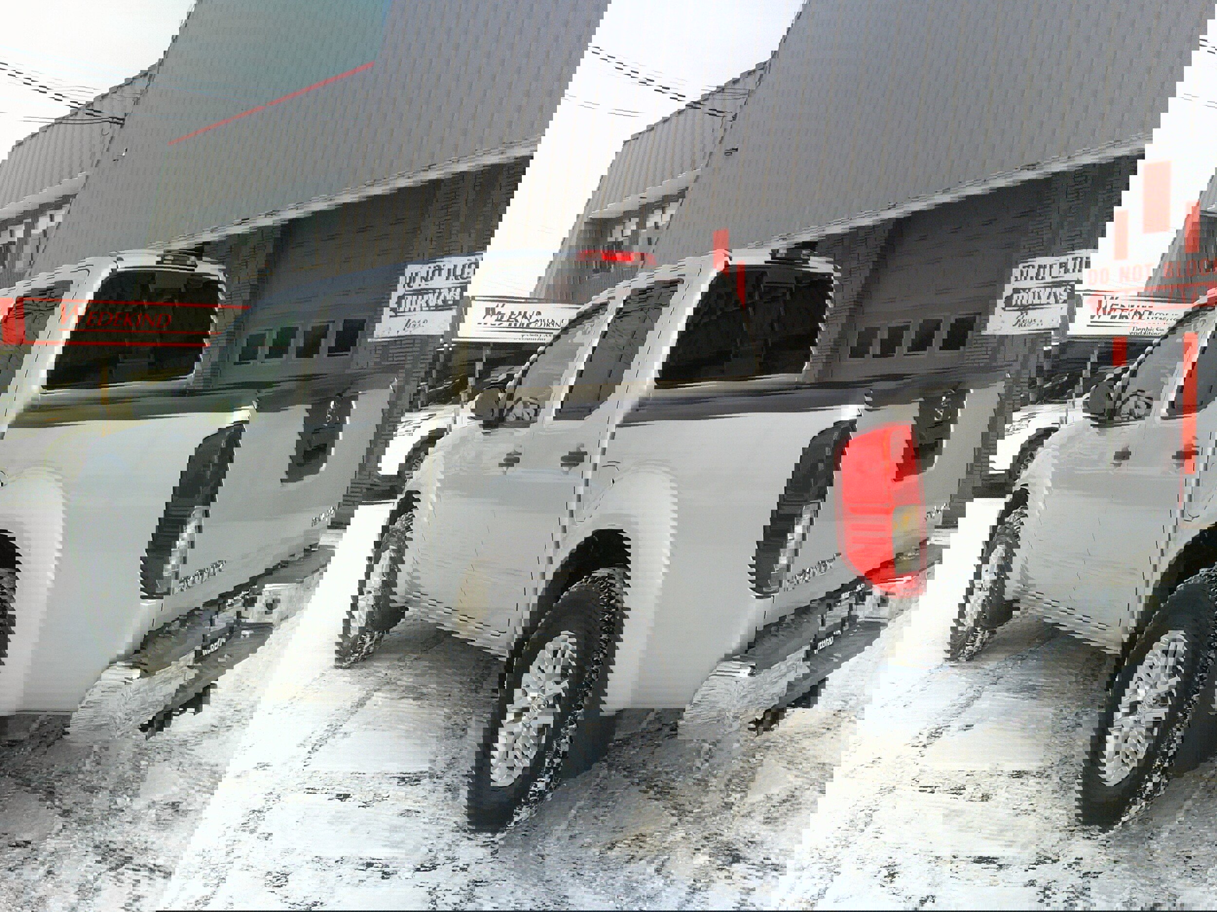 Used 2018 Nissan Frontier SV image 27