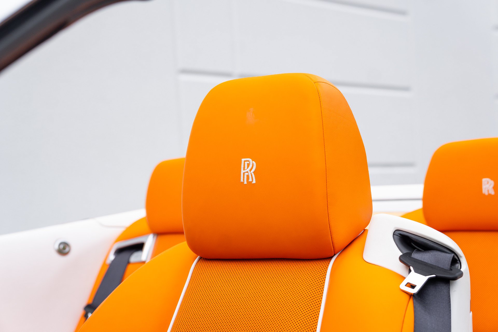 Used 2017 Rolls-Royce Dawn RWD image 53