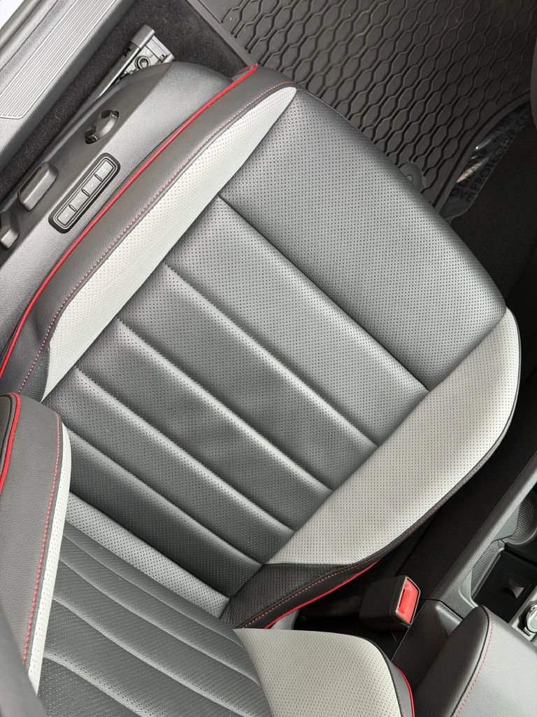 Used 2024 Volkswagen GTI SE w/ SE Leather Seats Package image 31