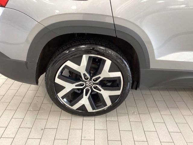 Used 2023 Volkswagen Taos SEL AWD/4WD image 6