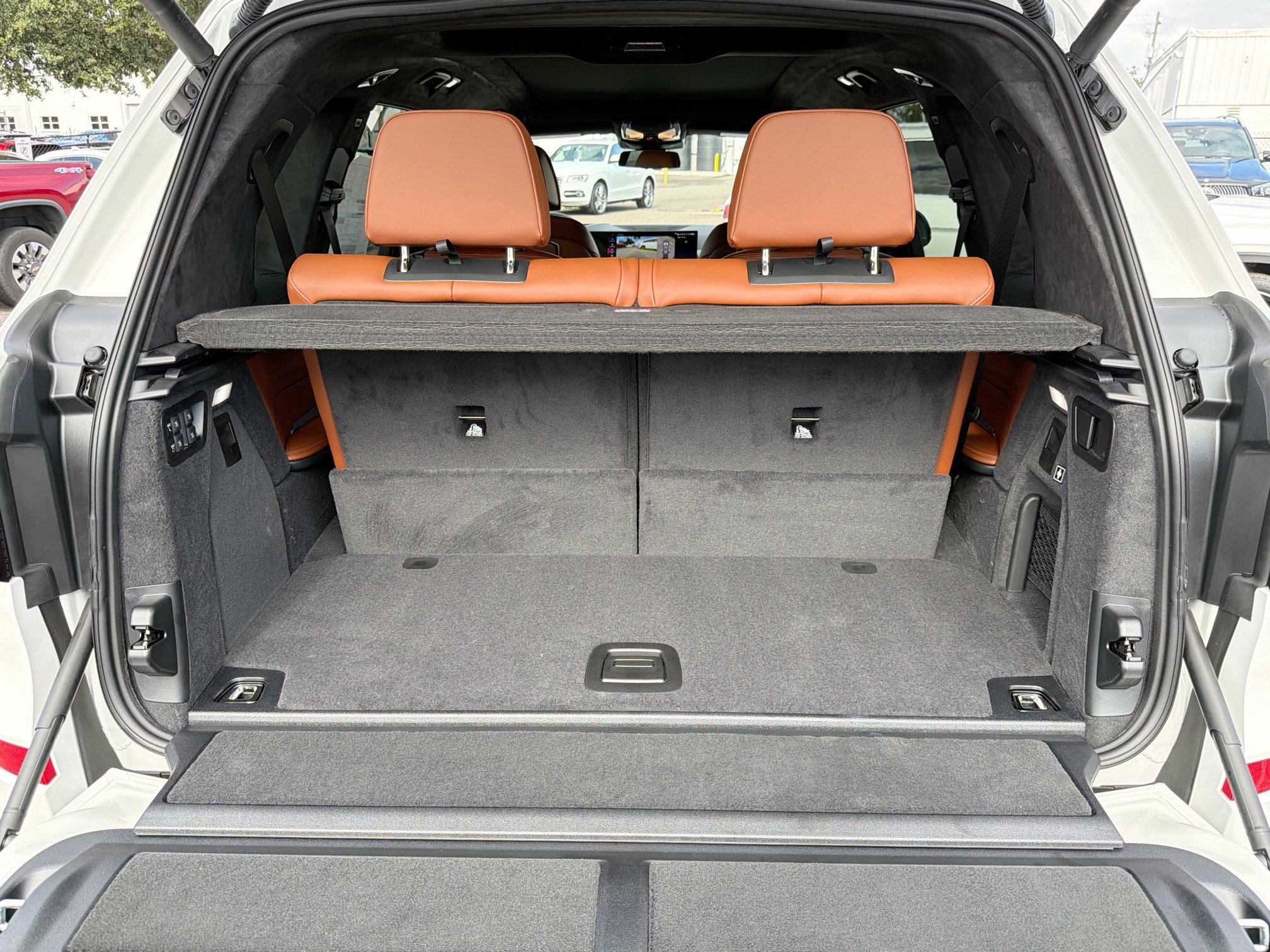 New 2026 BMW X7 M60i image 11