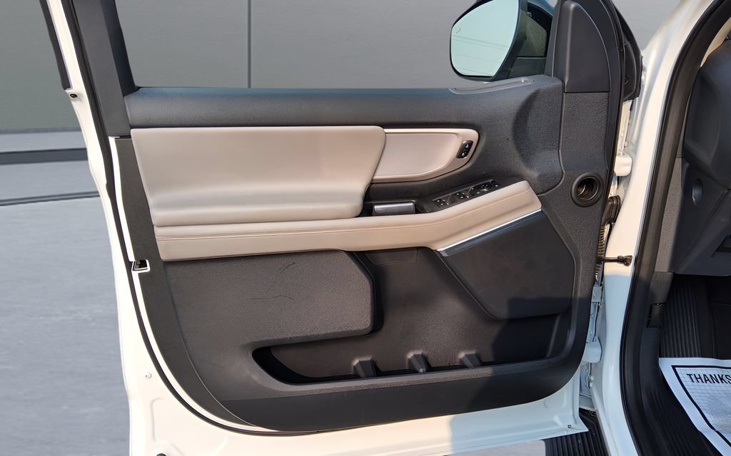 Used 2025 Ford Expedition Active AWD/4WD image 26