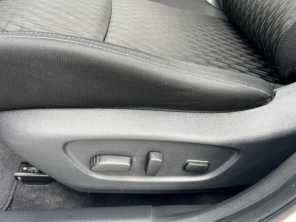 Used 2017 Nissan Rogue SV image 21