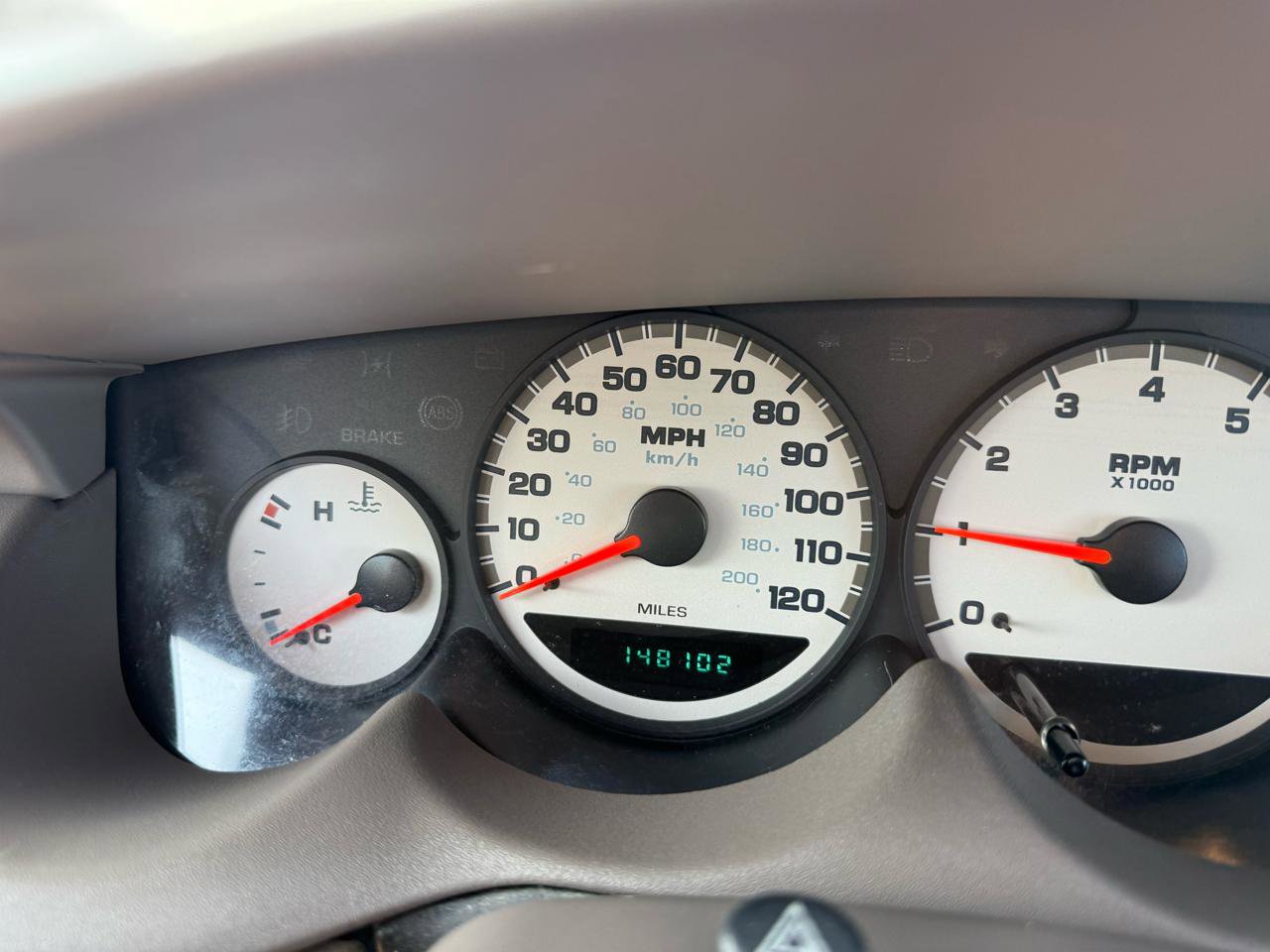Used 2005 Dodge Neon SXT FWD image 34