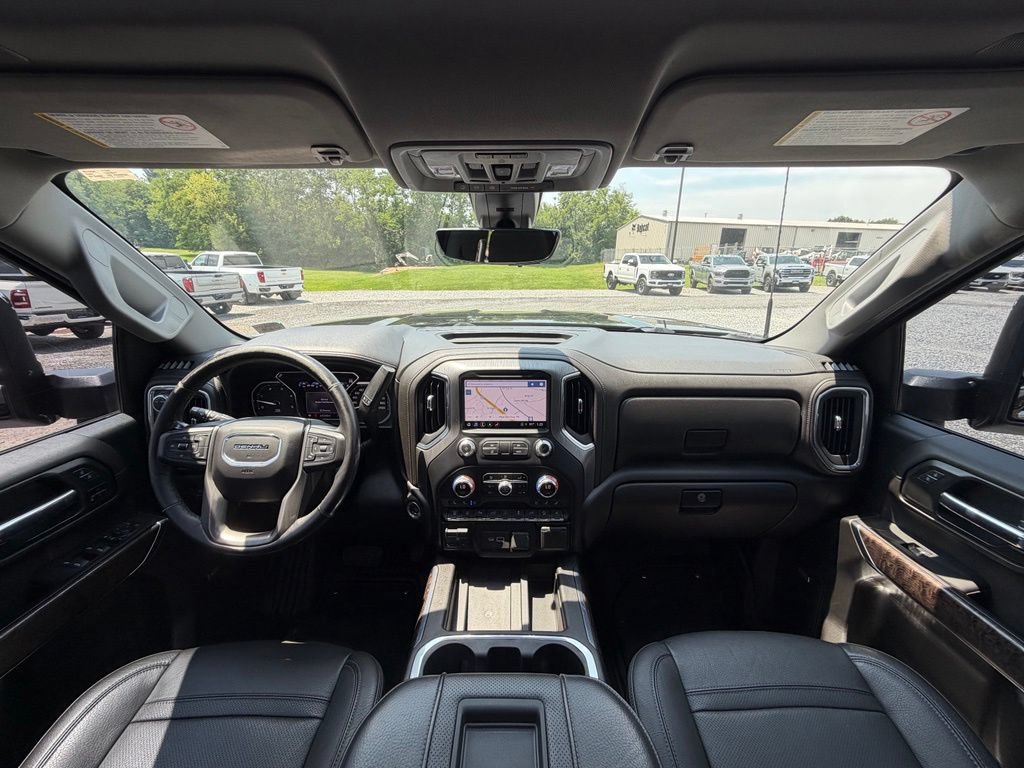 Used 2022 GMC Sierra 2500 Denali w/ Denali Black Diamond Edition AWD/4WD image 9