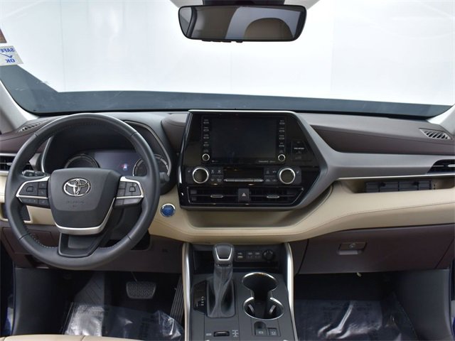 Used 2022 Toyota Highlander XLE image 9