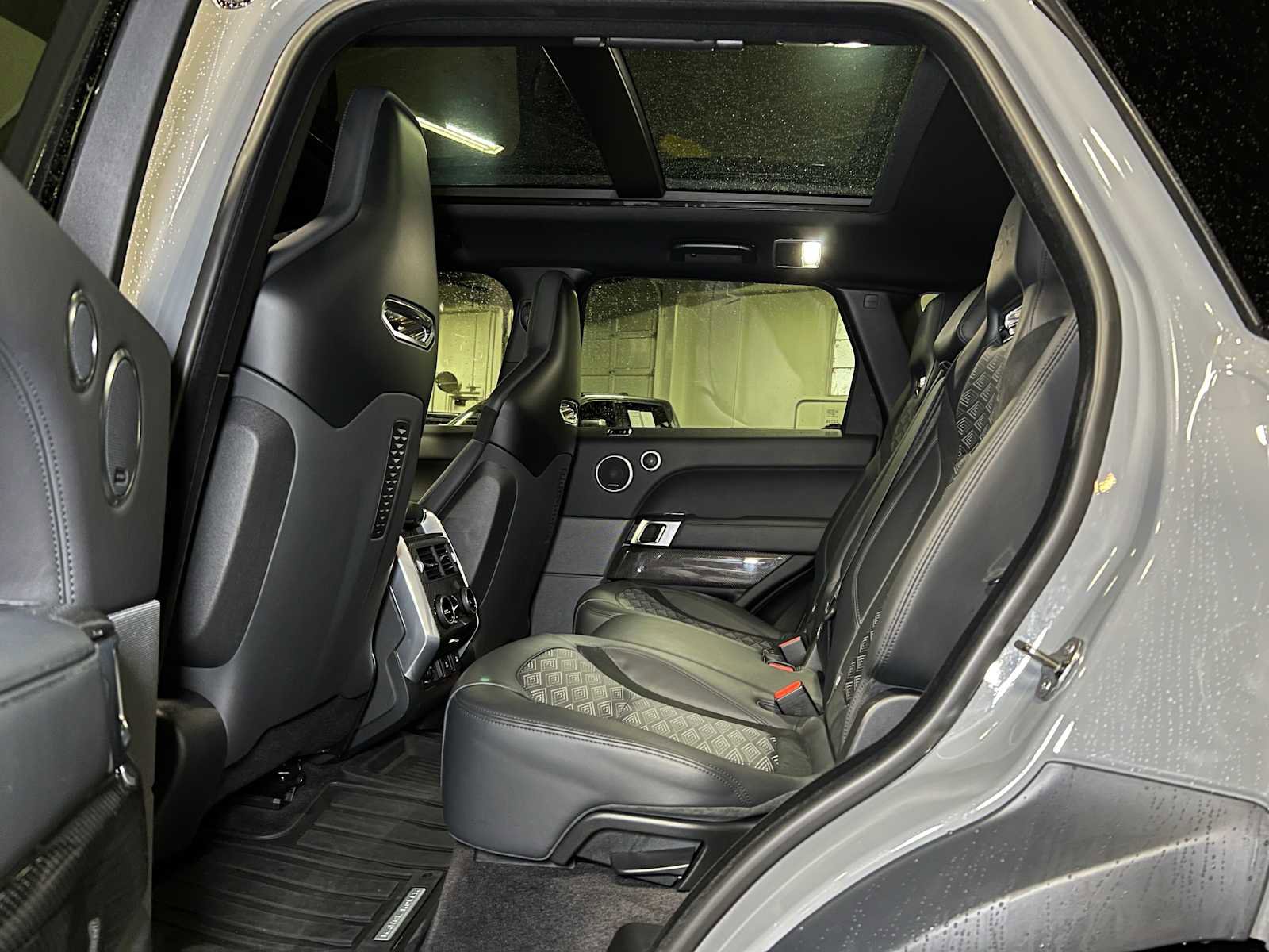 Used 2021 Land Rover Range Rover Sport SVR Carbon Edition image 18