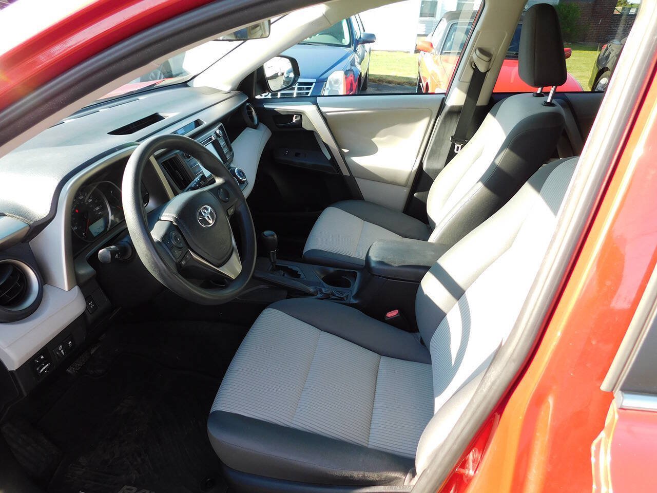 Used 2013 Toyota RAV4 LE AWD/4WD image 40