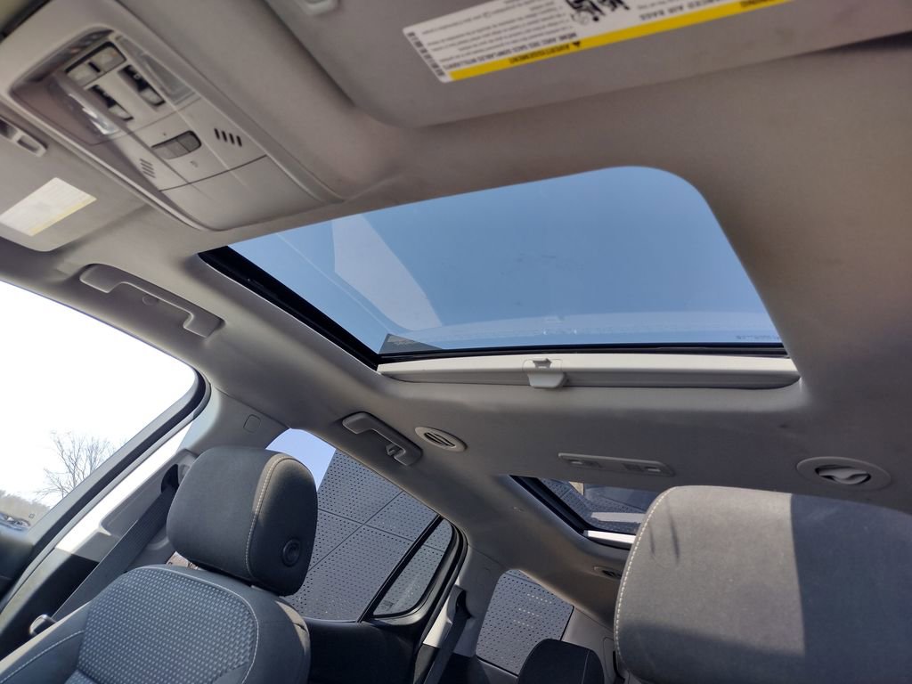 Used 2021 GMC Acadia SLE w/ GMC Pro Grade Package image 5