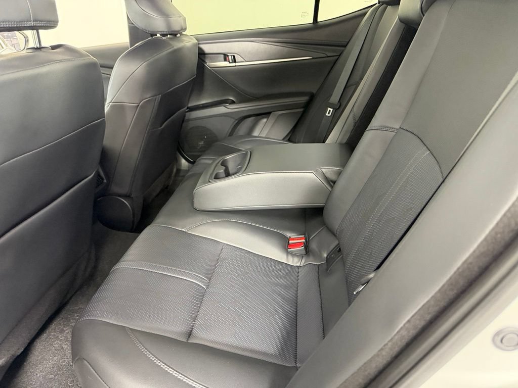 Used 2025 Toyota Camry XSE FWD image 26
