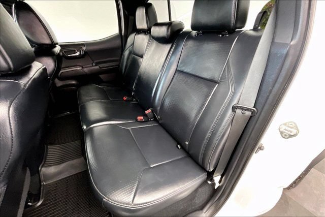 Used 2019 Toyota Tacoma TRD Off-Road w/ TRD Premium Off Road Package AWD/4WD image 20