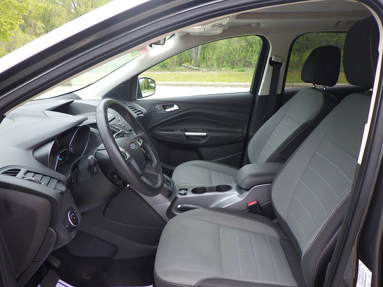 Used 2016 Ford Escape SE FWD image 8