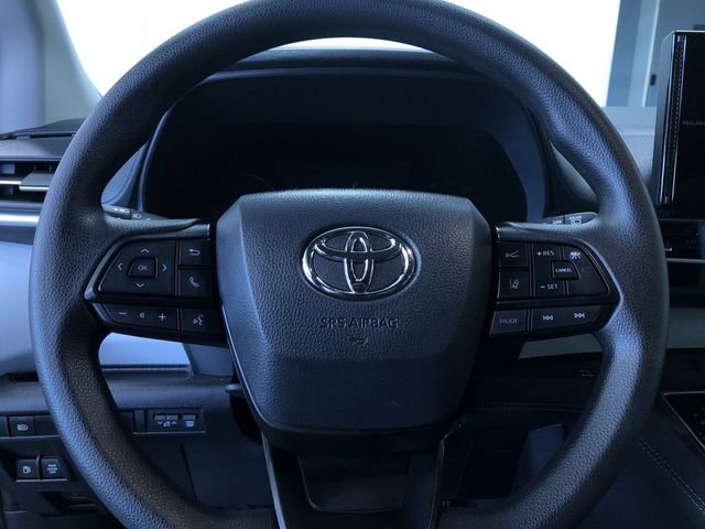 Certified 2026 Toyota Sienna LE FWD image 24