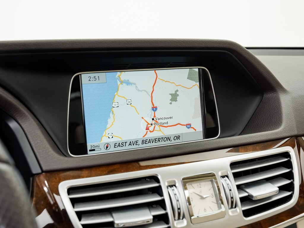 Used 2015 Mercedes-Benz E 250 BlueTEC 4MATIC Sedan image 16