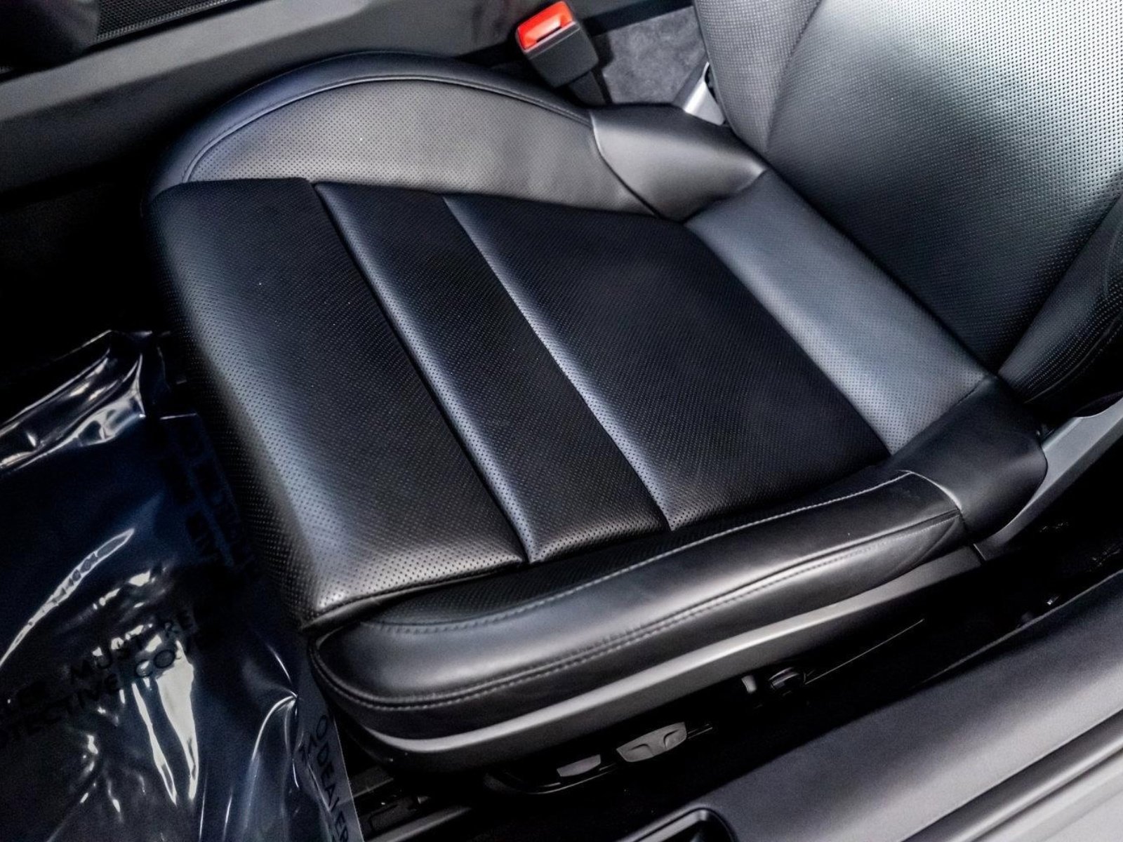 Used 2020 Porsche 911 Carrera 4S w/ Sport Package image 28