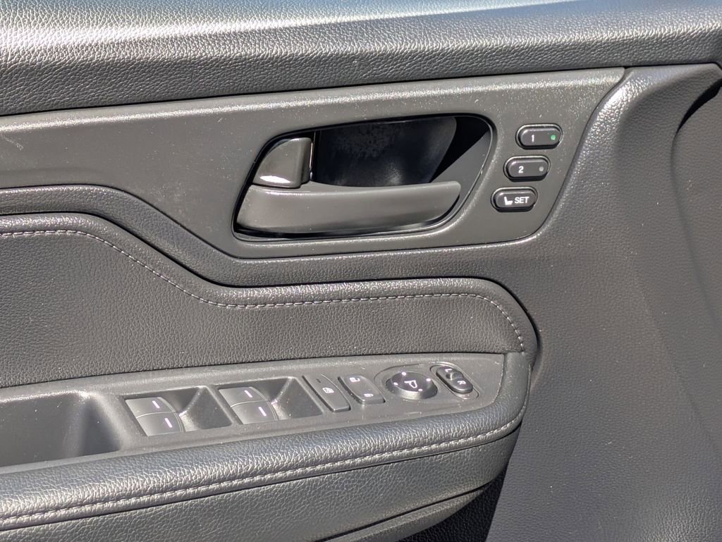 Used 2025 Honda Odyssey Sport-L image 13