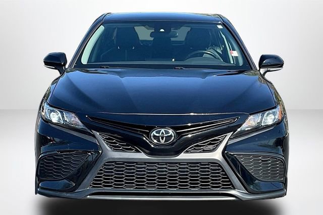 Used 2023 Toyota Camry SE FWD image 3