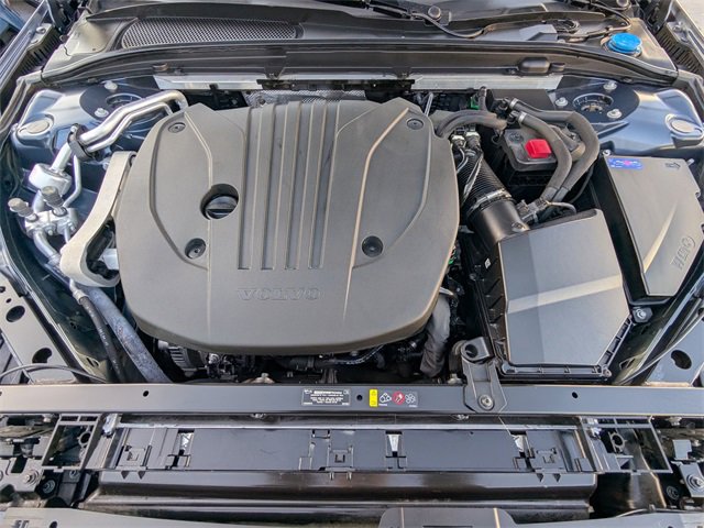 Used 2023 Volvo V60 B5 Cross Country Plus w/ Climate Package image 11