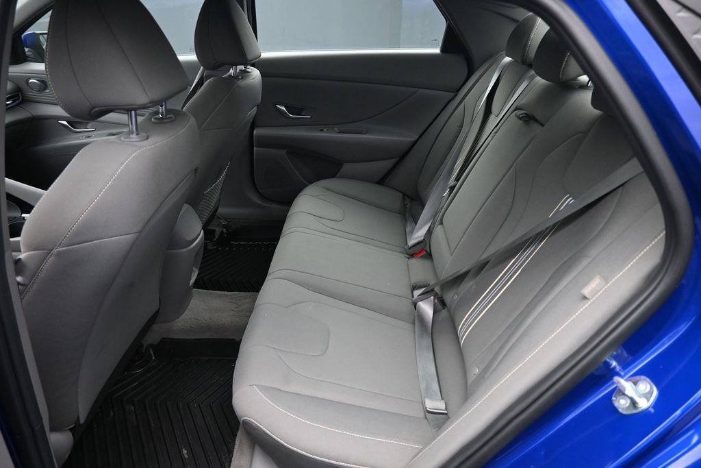 Used 2025 Hyundai Elantra SEL FWD image 12