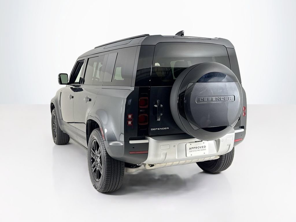 Used 2025 Land Rover Defender 110 S image 3
