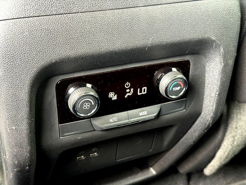 Used 2024 Chevrolet Traverse LS w/ Midnight/Sport Edition image 30