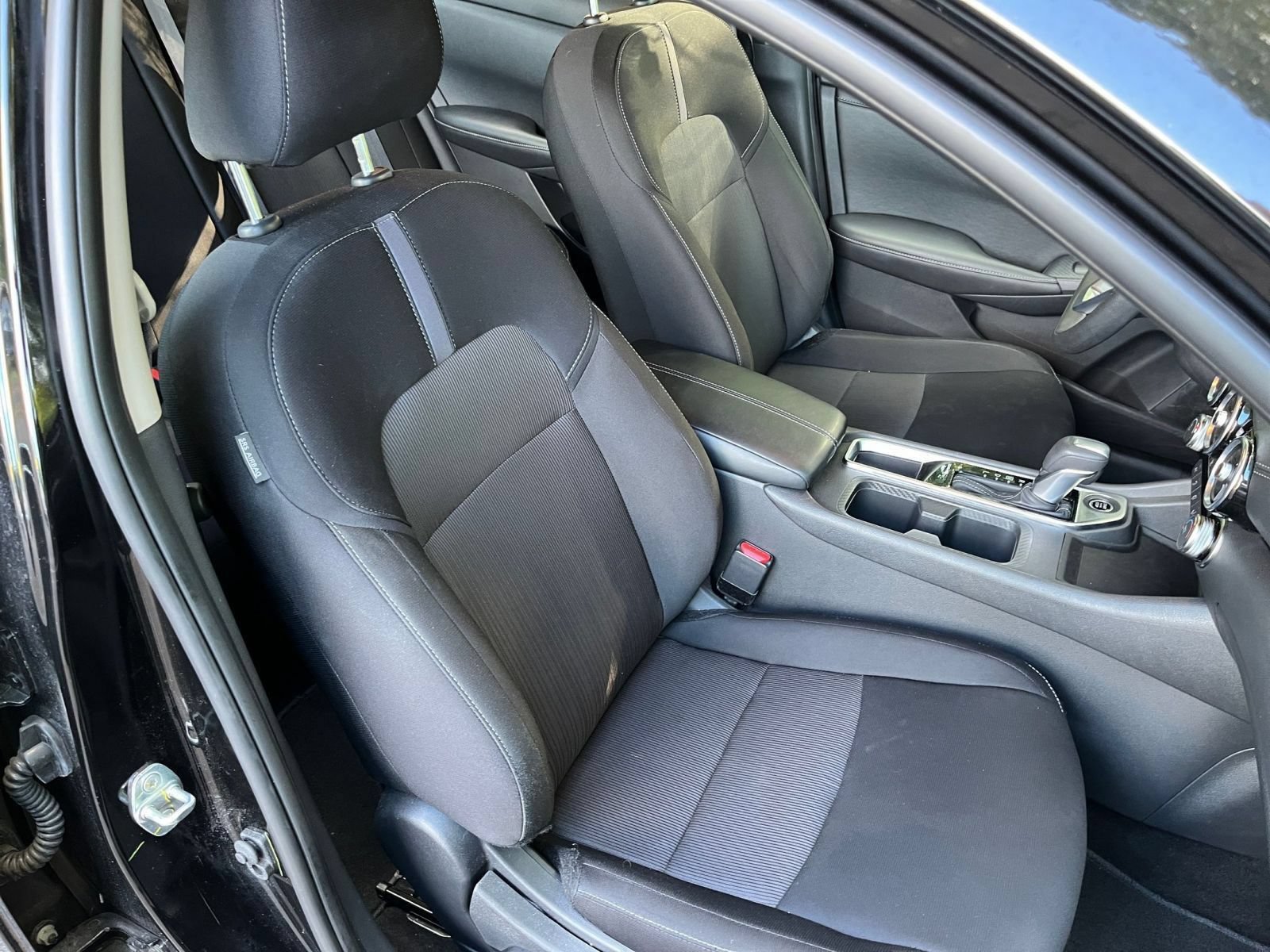 Used 2025 Nissan Sentra SV FWD image 37