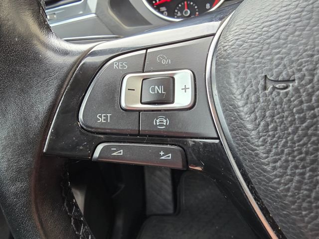 Used 2019 Volkswagen Tiguan SE image 41