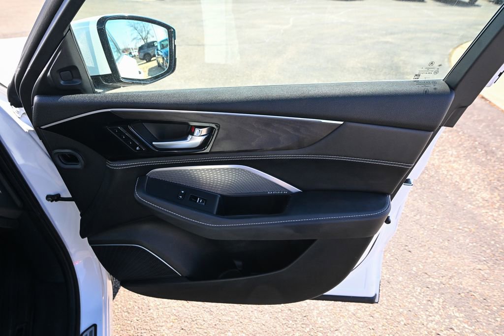 Used 2023 Acura MDX SH-AWD w/ Advance Package image 26