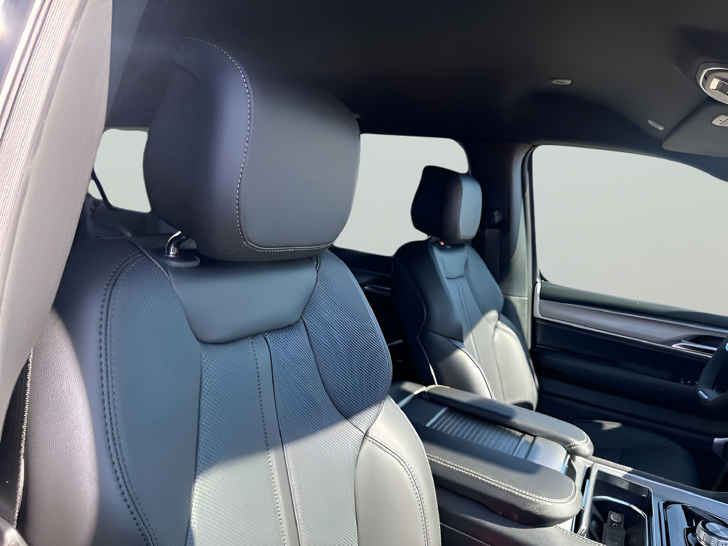 New 2026 Jeep Grand Wagoneer L 2WD image 16