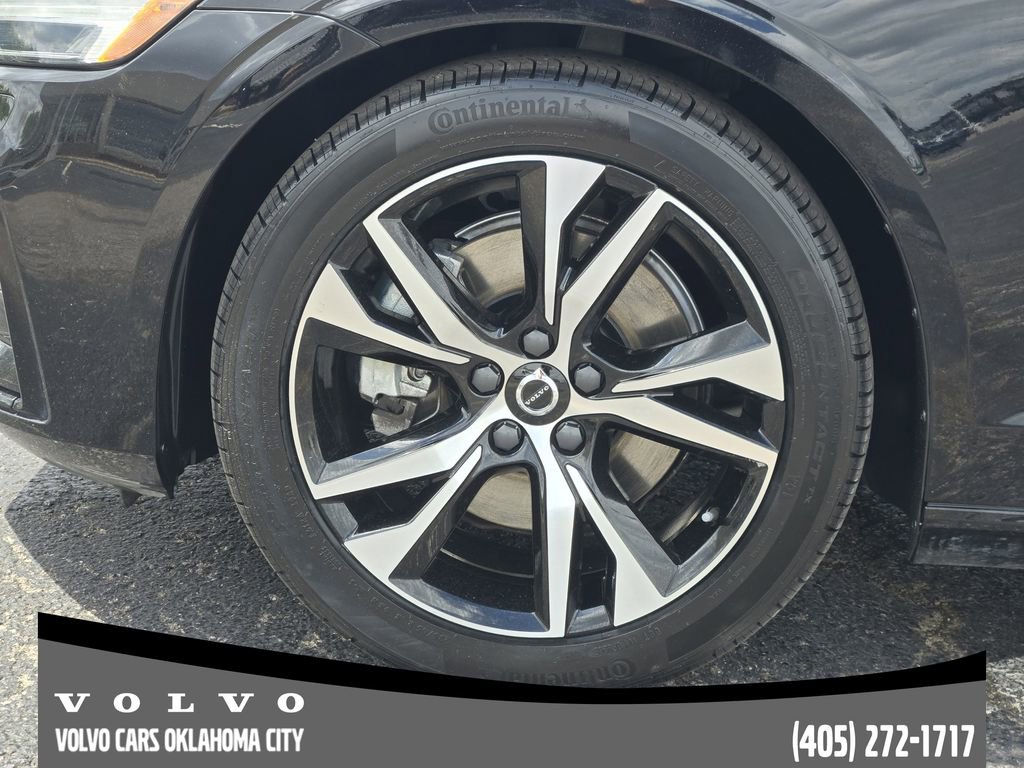 Used 2025 Volvo S60 B5 Core AWD/4WD image 11