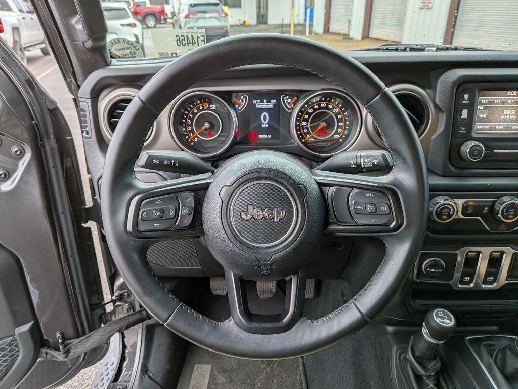 Used 2018 Jeep Wrangler Sport AWD/4WD image 13