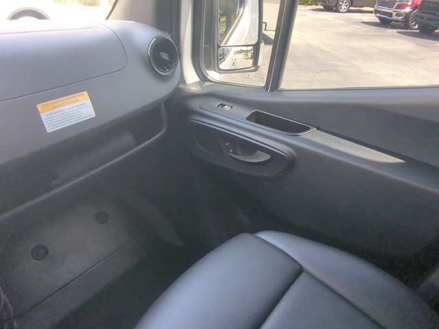 Used 2024 Mercedes-Benz Sprinter 2500 image 18