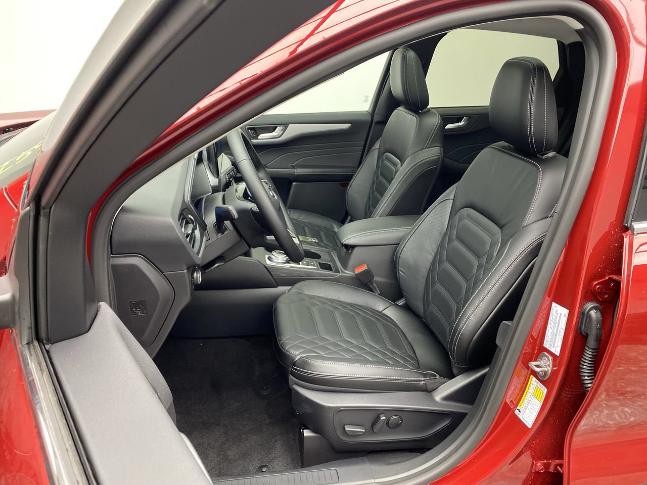 New 2024 Ford Escape SE w/ PHEV Premium Package FWD image 10