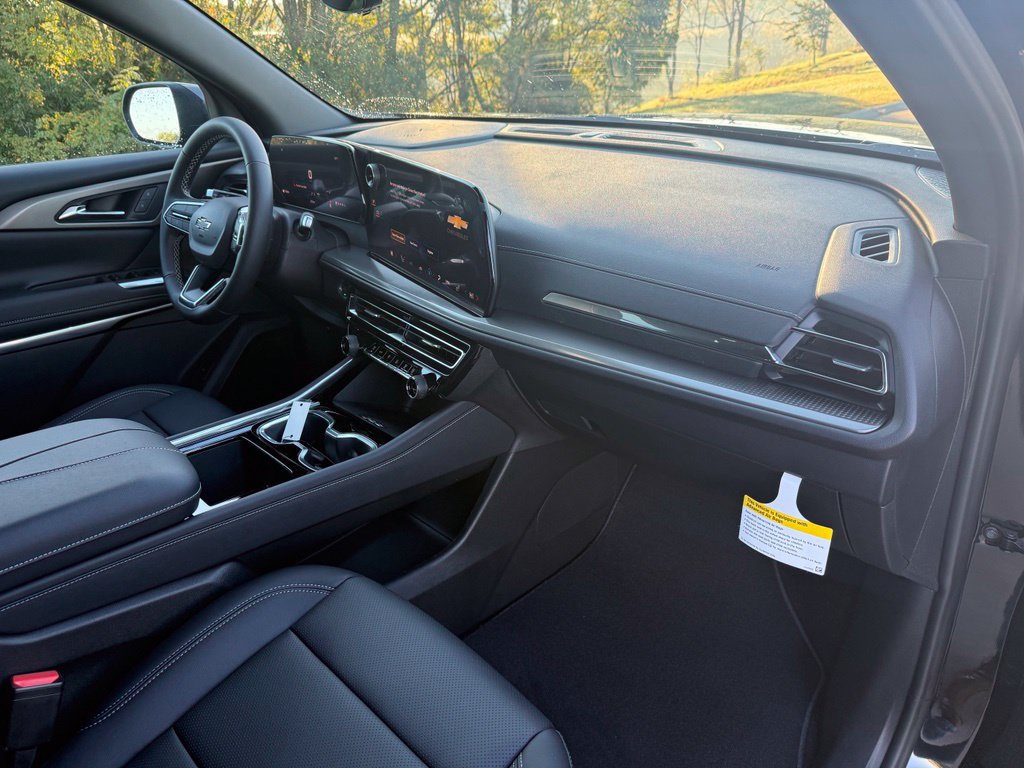 New 2027 Chevrolet Traverse LT w/ Midnight/Sport Edition FWD image 21