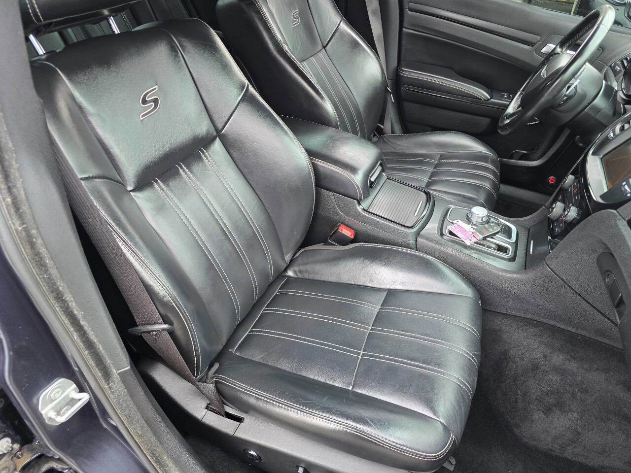 Used 2016 Chrysler 300 S w/ 300S Premium Group image 27