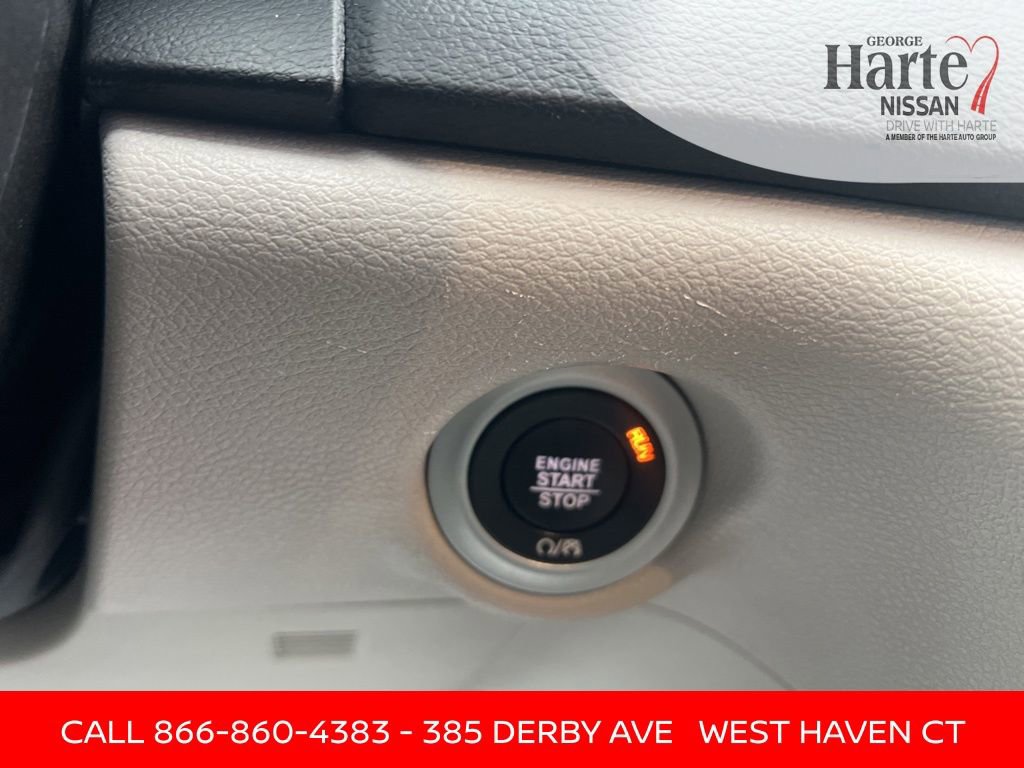 Used 2024 Chrysler Pacifica Touring-L image 43