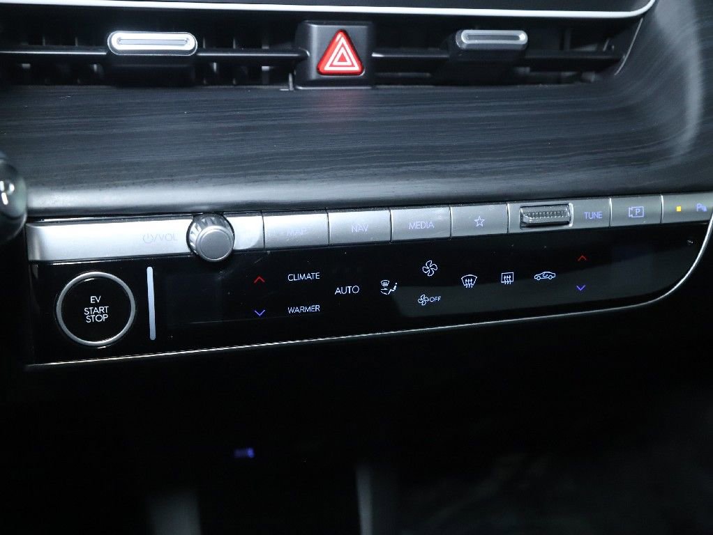 Used 2022 Hyundai Ioniq 5 Limited image 27