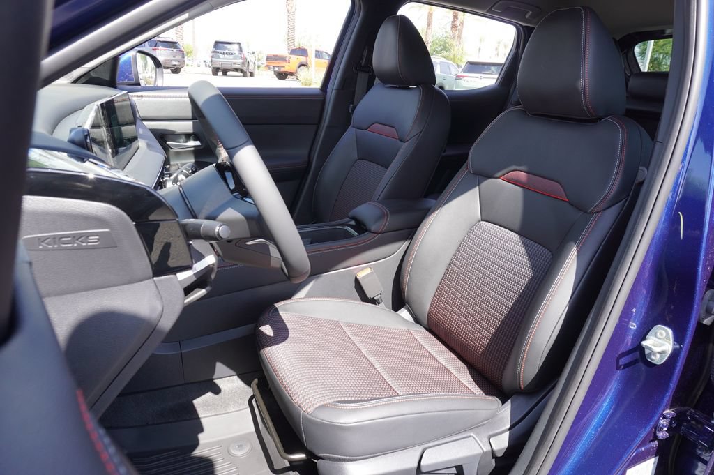 Certified 2025 Nissan Kicks SR FWD image 13