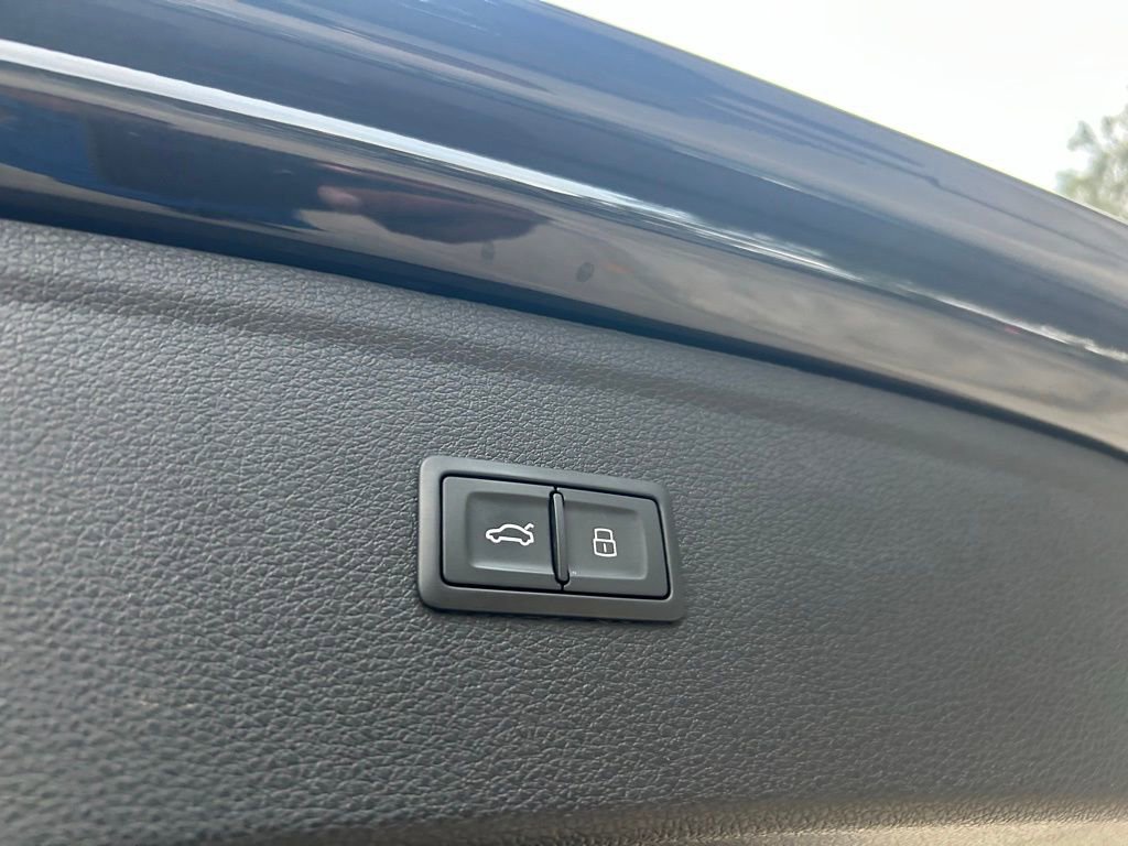 Used 2023 Audi Q5 2.0T Premium w/ Convenience Package image 46