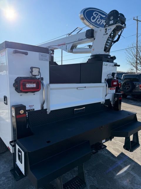 New 2026 Ford F550 4x4 Supercab Super Duty w/ XLT Value Package image 5