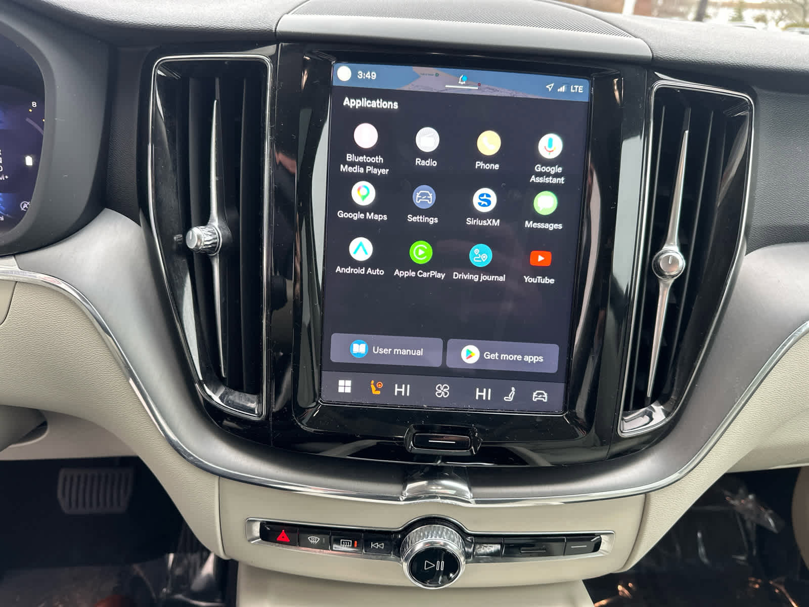 Used 2024 Volvo XC60 B5 Core w/ Climate Package image 23