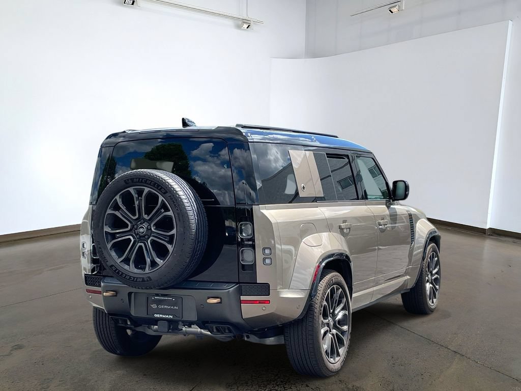Certified 2025 Land Rover Defender 110 AWD/4WD image 4