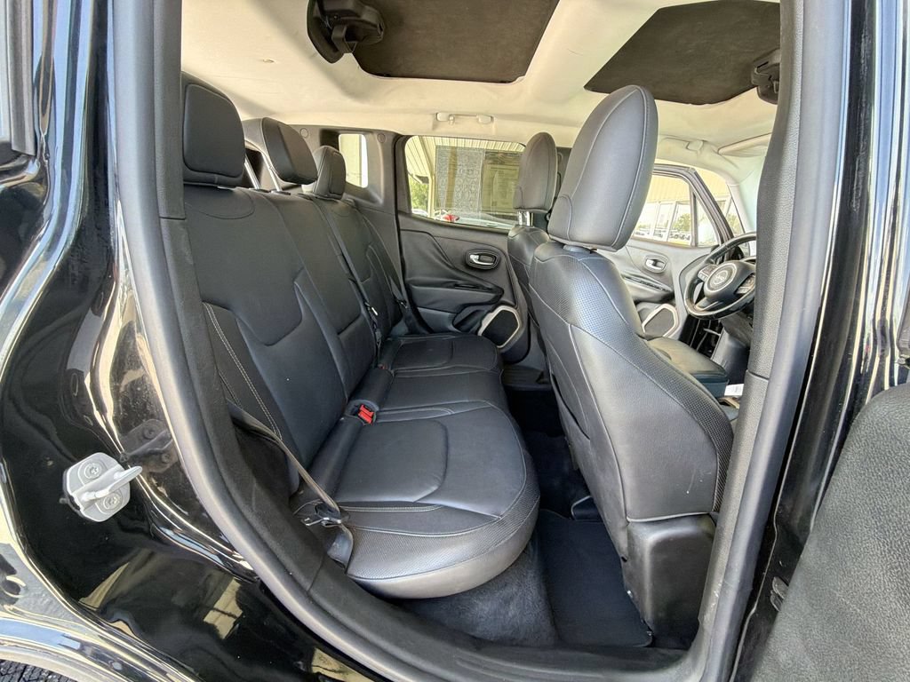 Used 2016 Jeep Renegade Limited FWD image 32