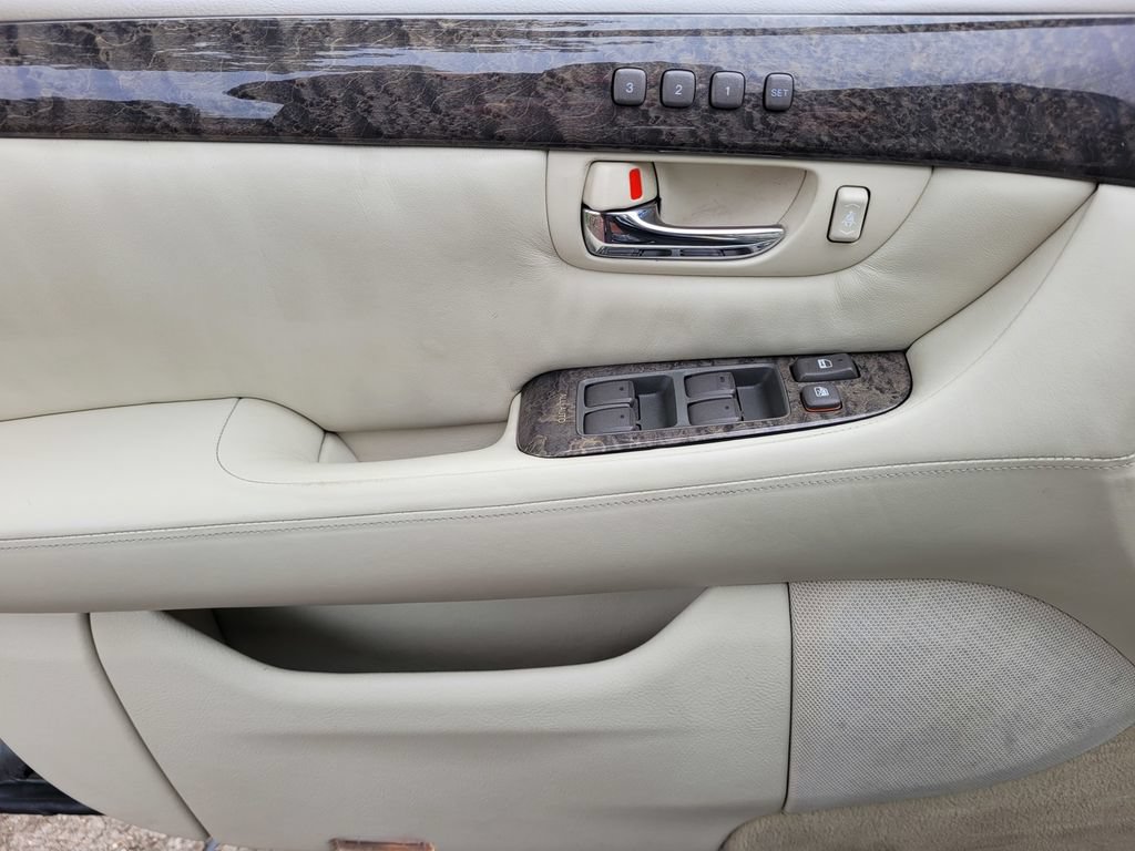 Used 2002 Lexus LS 430 RWD image 17