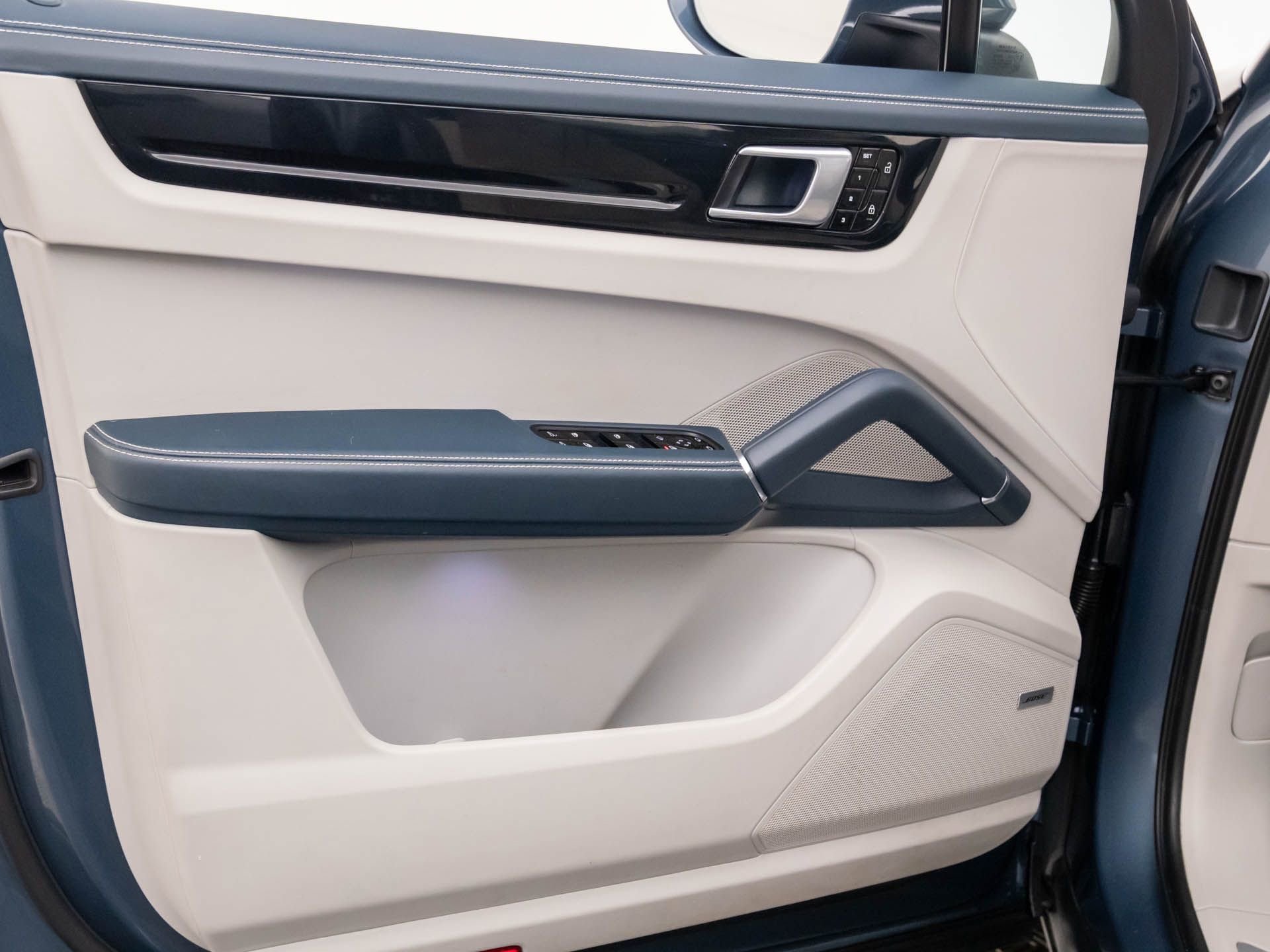 Used 2019 Porsche Cayenne image 13