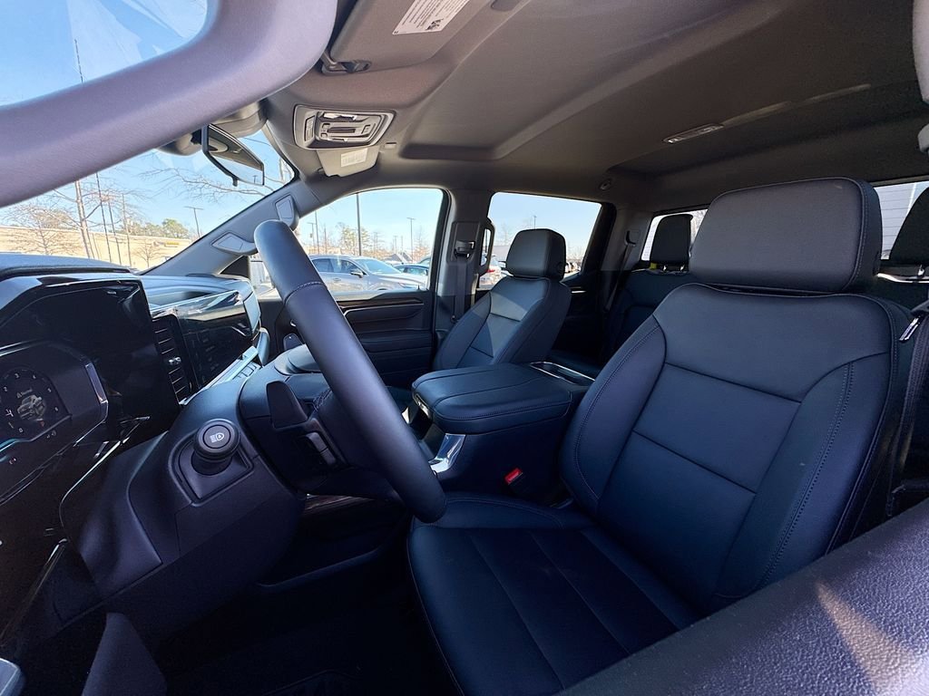 Used 2025 Chevrolet Silverado 1500 LT w/ Leather Package RWD image 10